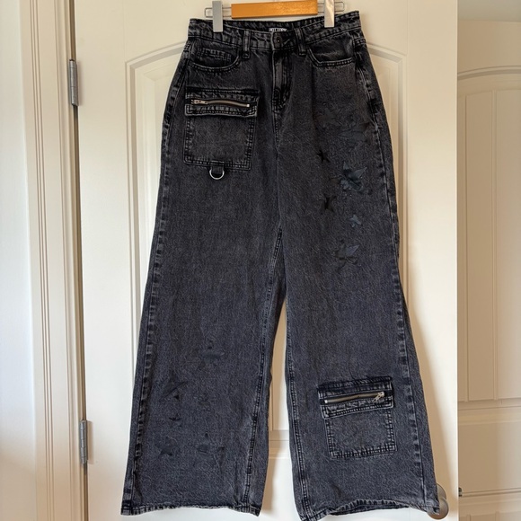 Hot Topic | 7 | Black Washed Wide Leg Cargo Jeans | Distressed Grunge Alt Pants - Picture 4 of 13